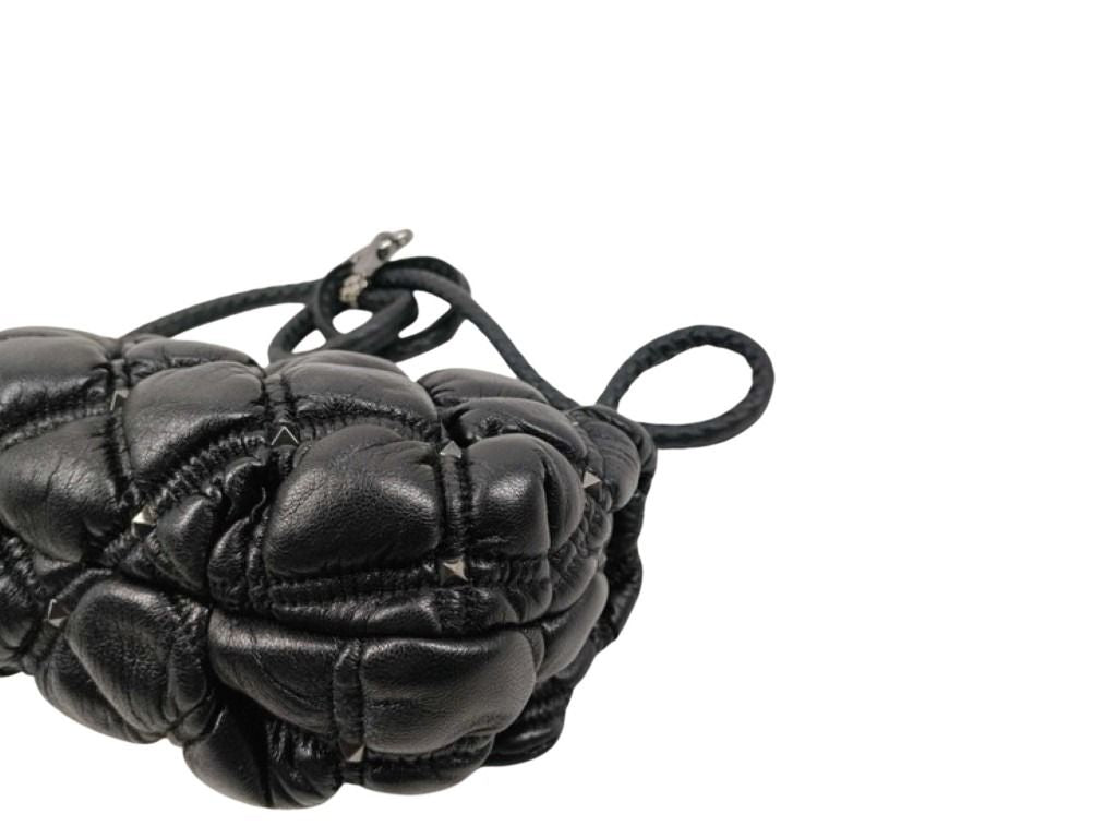 Valentino Garavani ヴァレンチノガラヴァーニ ショルダーバッグ スパイクミー WW9B0H79EFZ ブラック系 レザー レディース ロックスタッズ 超美品