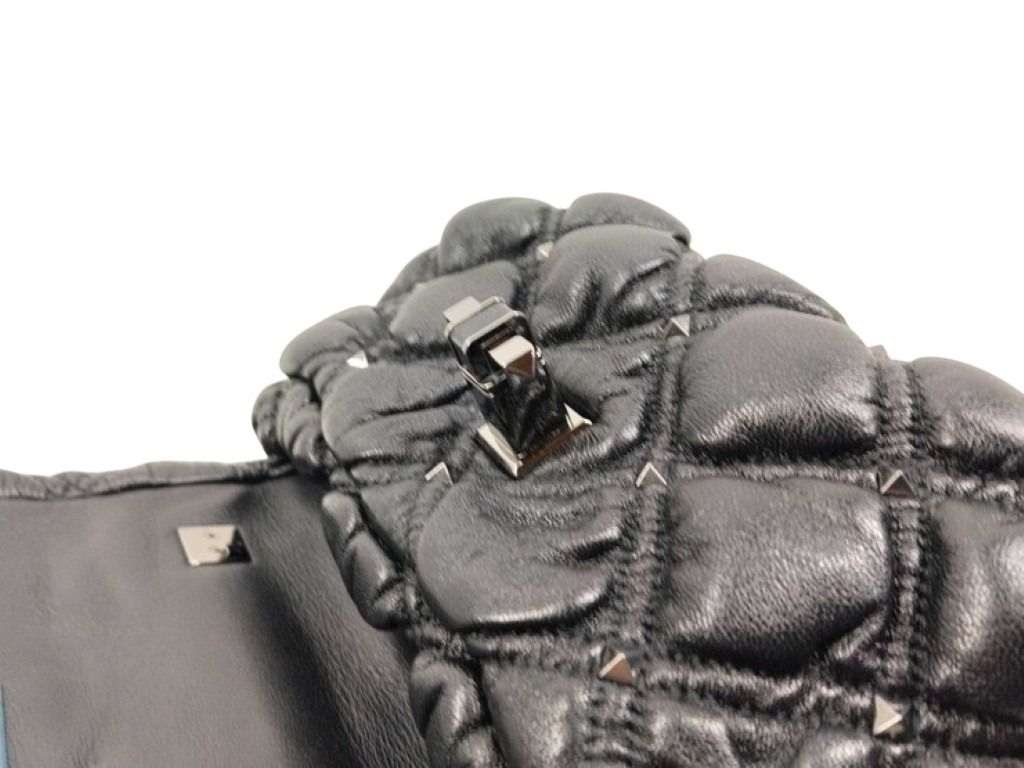 Valentino Garavani ヴァレンチノガラヴァーニ ショルダーバッグ スパイクミー WW9B0H79EFZ ブラック系 レザー レディース ロックスタッズ 超美品