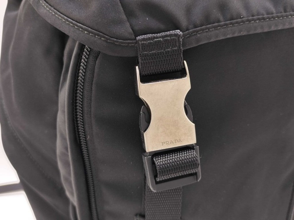 PRADA プラダ リュックサック トライアングルロゴ 2VZ062 ブラック系 ナイロン ユニセックス バックパック 白タグ シルバー金具 美品