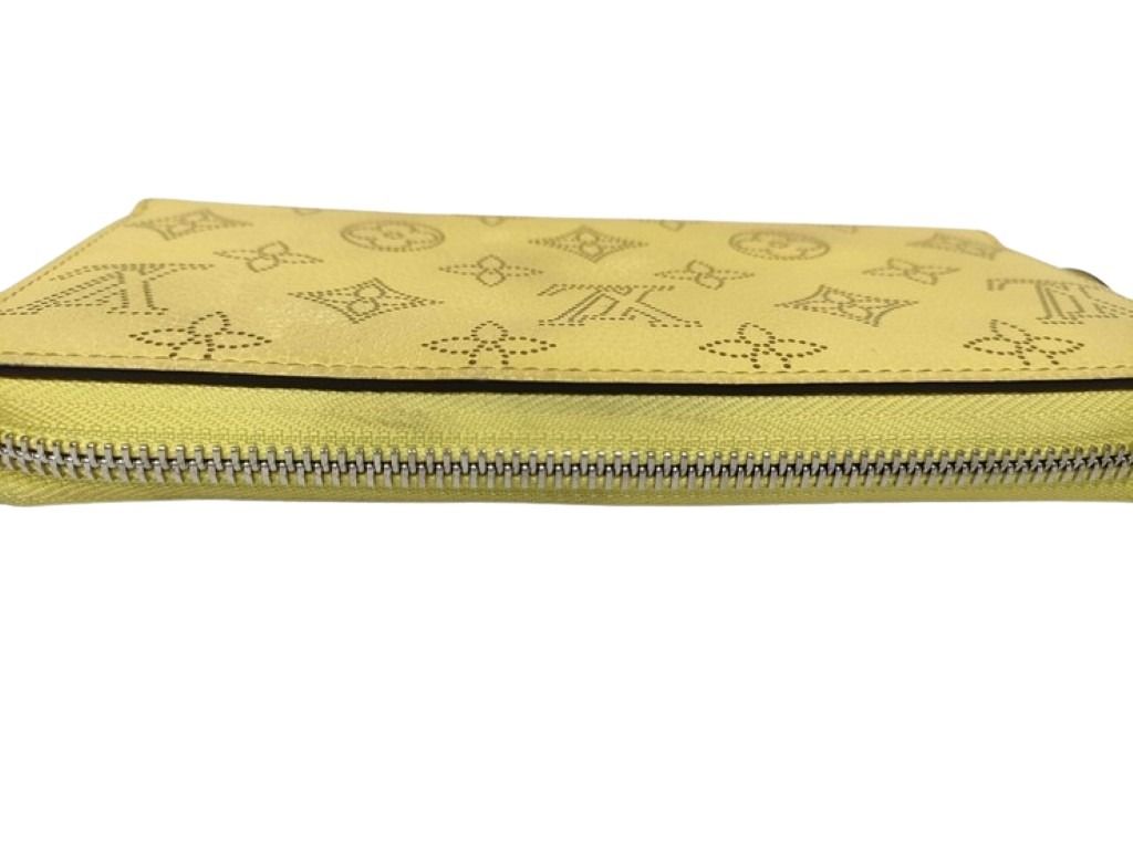 LOUIS VUITTON ルイヴィトン 長財布 ジッピー ウォレット M82501 イエロー系 マヒナ レディース シルバー金具 美品