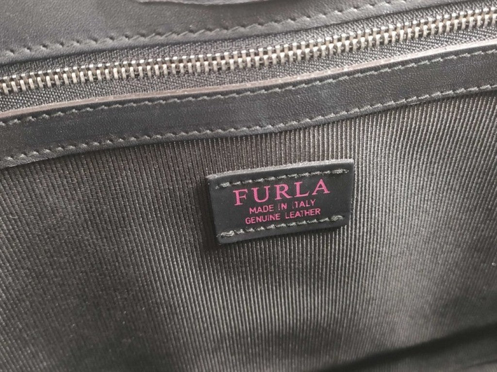 FURLA フルラ ハンドバッグ Reale L レアーレ ブラック系 レザー レディース パンチングロゴ 美品
