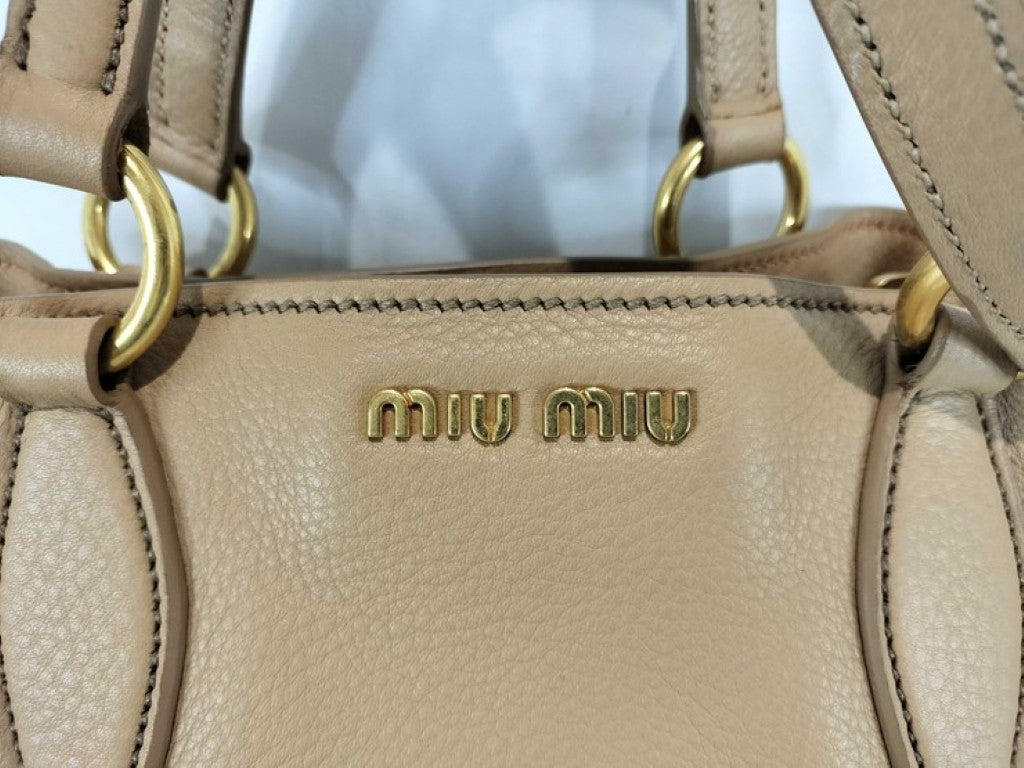 miu miu ミュウミュウ ハンドバッグ ベージュ系 レザー レディース ゴールド金具 美品