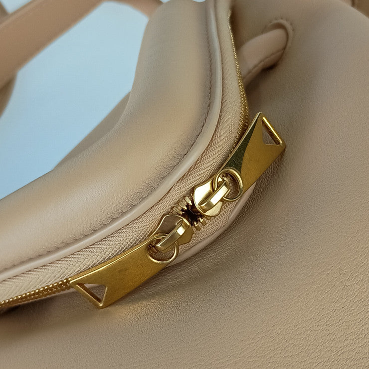 BOTTEGA VENETA ボッテガヴェネタ ショルダーバッグ BEAK ビーク 666531 ベージュ レザー レディース 2WAY ゴールド金具 美品