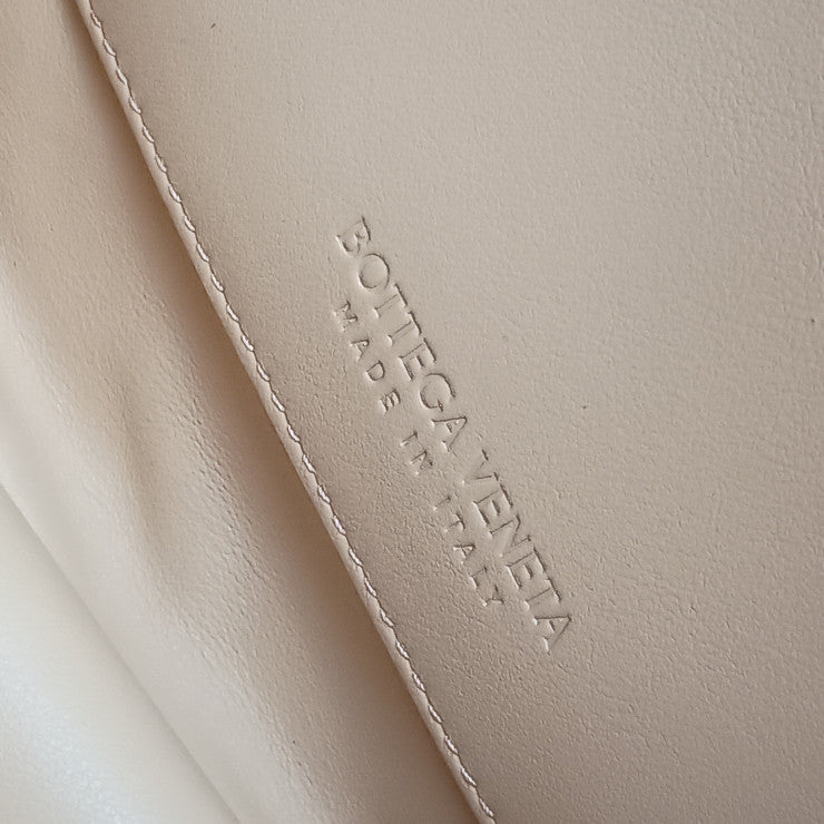 BOTTEGA VENETA ボッテガヴェネタ ショルダーバッグ BEAK ビーク 666531 ベージュ レザー レディース 2WAY ゴールド金具 美品