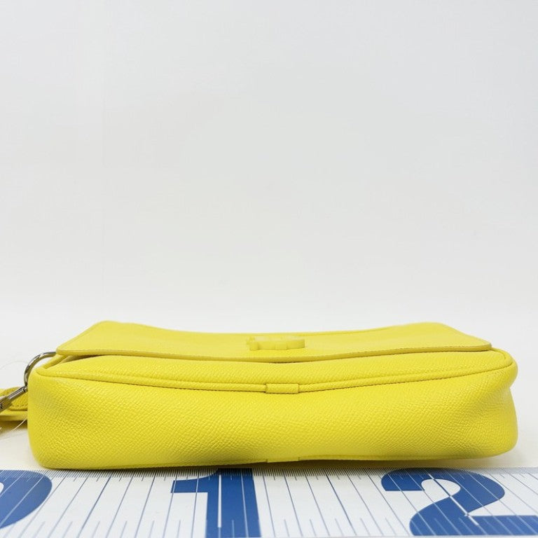 BURBERRY バーバリー ボディバッグ TBベルトバッグ 8036754 イエロー系 レザー ユニセックス 2WAY シルバー金具 美品