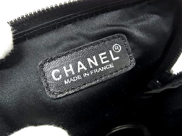 CHANEL シャネル ポーチ ニュートラベルライン ブラック ナイロン レディース ココマーク キーリング付き