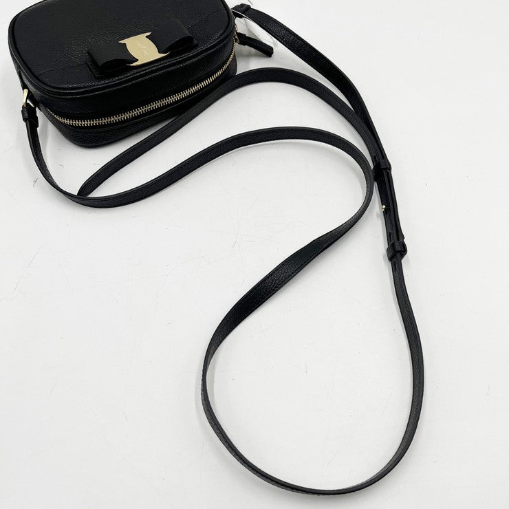 Salvatore Ferragamo フェラガモ ショルダーバッグ ヴァラリボン EE-21 H498 ブラック系 レザー レディース ゴールド金具 美品