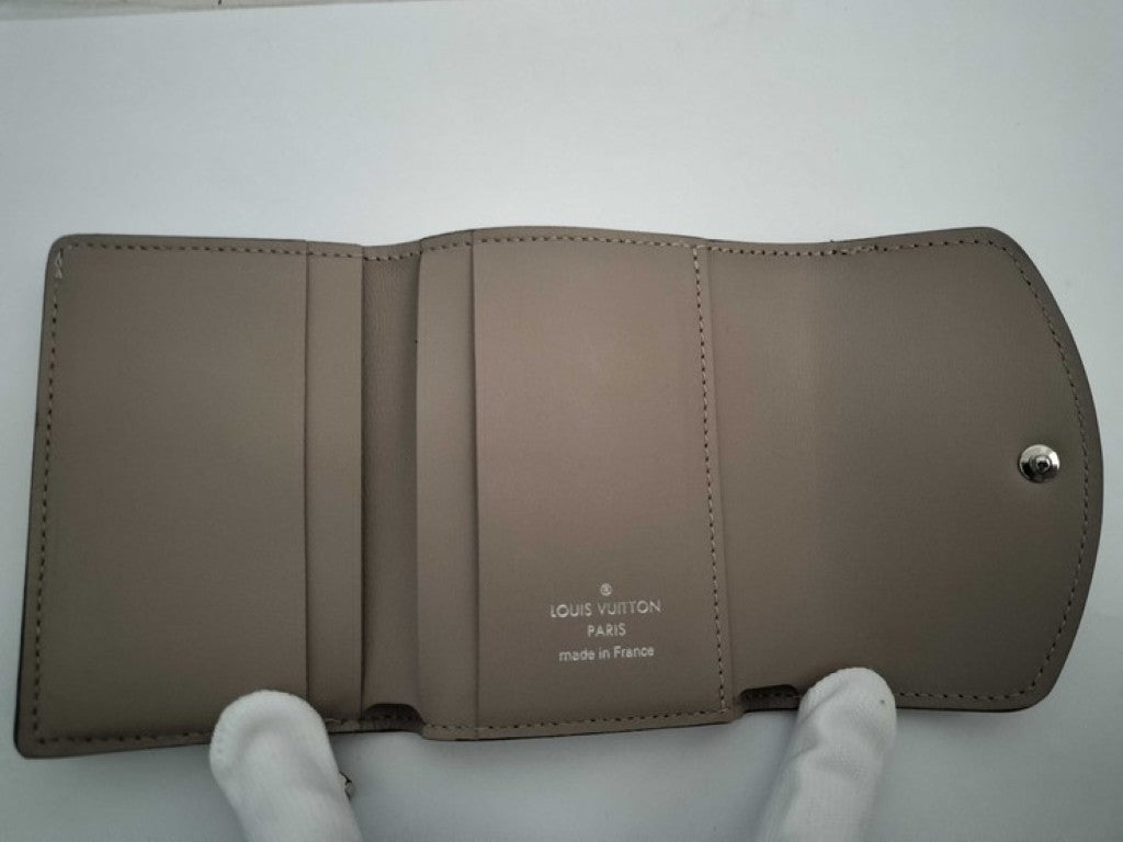 LOUIS VUITTON ルイヴィトン 三つ折り財布 ポルトフォイユ イリス XS M82437 ガレ(ベージュ系） マヒナ レディース シルバー金具 美品
