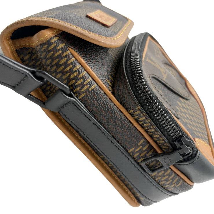 LOUIS VUITTON ルイヴィトン ショルダーバッグ アマゾン メッセンジャー N40357 ブラウン系 ダミエ ジャイアント ユニセックス NIGO コラボ LV スクエアード 美品