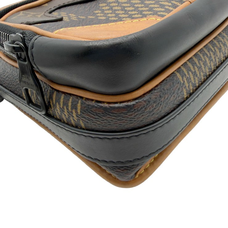 LOUIS VUITTON ルイヴィトン ショルダーバッグ アマゾン メッセンジャー N40357 ブラウン系 ダミエ ジャイアント ユニセックス NIGO コラボ LV スクエアード 美品
