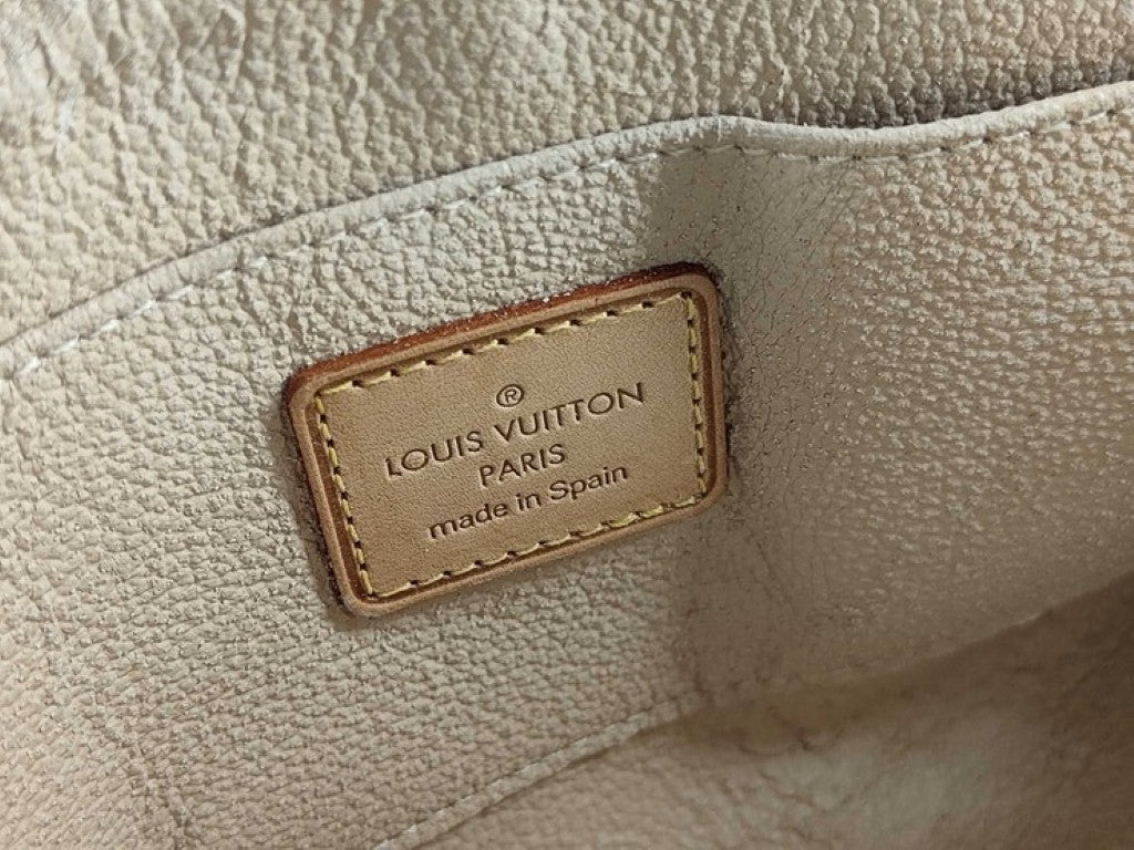 LOUIS VUITTON ルイヴィトン ポーチ ポシェットコスメティック M47515 ブラウン系 モノグラム レディース ゴールド金具 美品