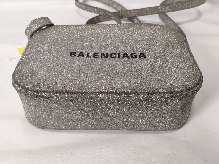 BALENCIAGA バレンシアガ ショルダーバッグ エブリデイ カメラバッグ XS 552372 シルバー系 レザー レディース グリッター 美品