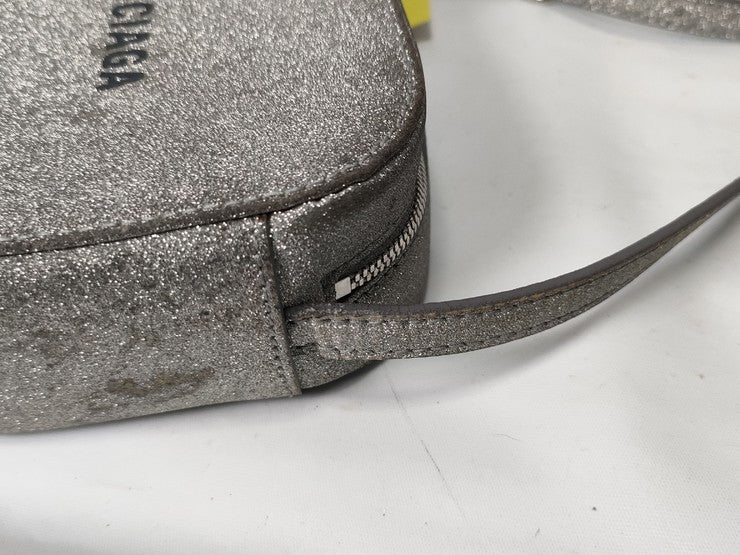 BALENCIAGA バレンシアガ ショルダーバッグ エブリデイ カメラバッグ XS 552372 シルバー系 レザー レディース グリッター 美品