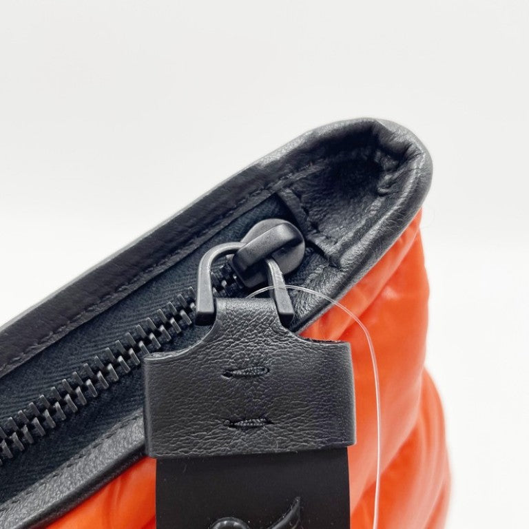 MONCLER モンクレール クラッチバッグ ポーチGM E109A6004100 オレンジ ブラック系 ナイロン メンズ 美品