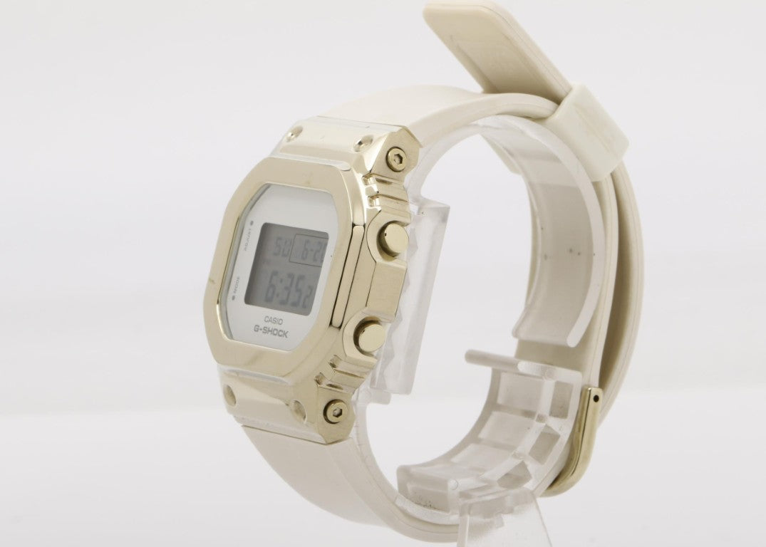 CASIO カシオ 時計 G-SHOCK DIGITAL WOMEN GM-S5600G-7JF ホワイト ゴールド系 樹脂／ステンレススチール レディース デジタル 美品