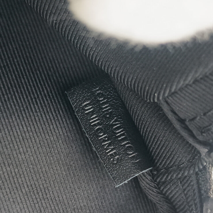LOUIS VUITTON ルイヴィトン ボディバッグ ポシェットヴォルガ M53550 ブラック オレンジ系 トリヨンレザー ユニセックス モノグラム ウエストバッグ 美品