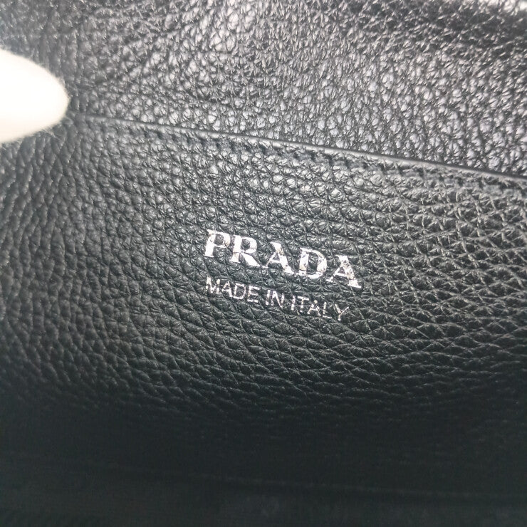 PRADA プラダ ショルダーバッグ 1BH192 ブラック系 ヴィッテロダイノソフトレザー ユニセックス 2WAY シルバー金具 美品