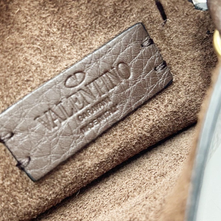 VALENTINO GARAVANI ヴァレンティノ ガラヴァーニ ショルダーバッグ VY0P0T06ZBT ブラウン カーフ レディース ロックスタッズ
