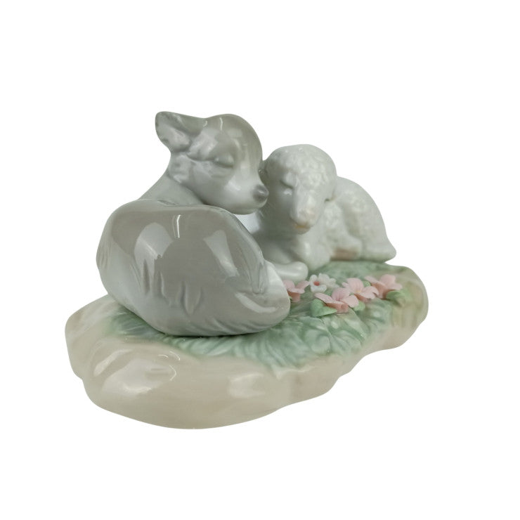 LLADRO リヤドロ 置物 平和の王国（狼と子羊） 6925 マルチカラー ポーセリン ユニセックス 絶版 美品