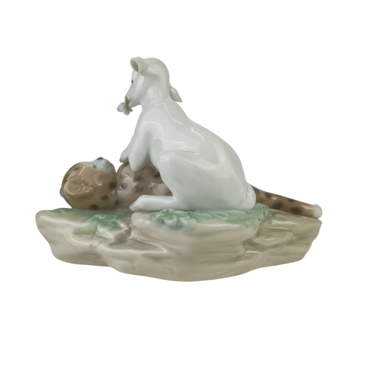 LLADRO リヤドロ 置物 平和の王国（豹と子ヤギ） 6926 マルチカラー ポーセリン ユニセックス 絶版 美品
