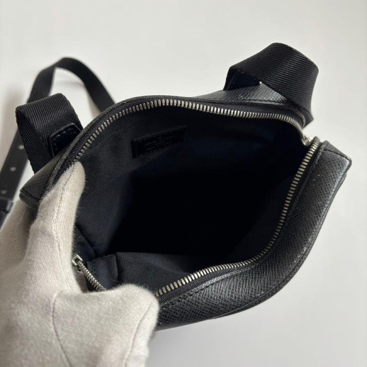 LOUIS VUITTON ルイヴィトン ショルダーバッグ サヤン M30902 アルドワーズ系 タイガ・レザー × ナイロンキャンバス メンズ