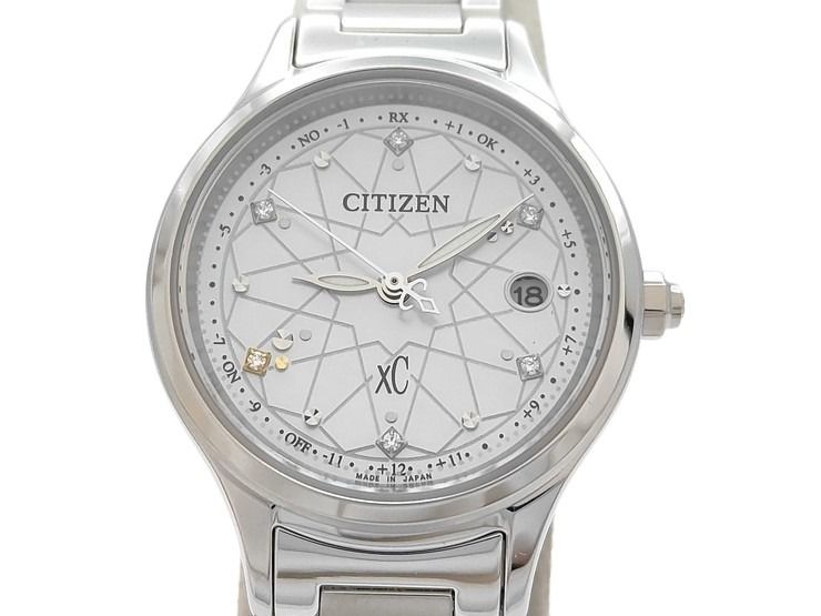 CITIZEN シチズン 腕時計 XC クロスシー ES9490-87D 白蝶貝文字板 シルバー系 チタニウム レディース ソーラー電波 アナログ 超美品