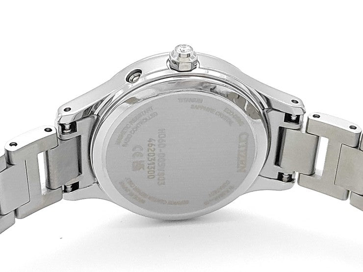 CITIZEN シチズン 腕時計 XC クロスシー ES9490-87D 白蝶貝文字板 シルバー系 チタニウム レディース ソーラー電波 アナログ 超美品