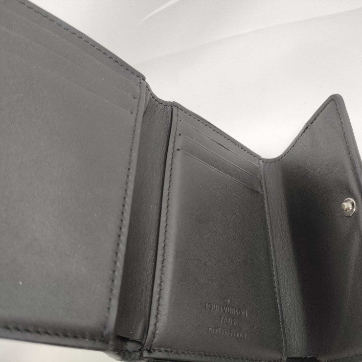 LOUIS VUITTON ルイヴィトン 三つ折り財布 ポルトフォイユ パイロット M82556 ブラツク系 トリヨンレザー メンズ コンパクトウォレット 美品