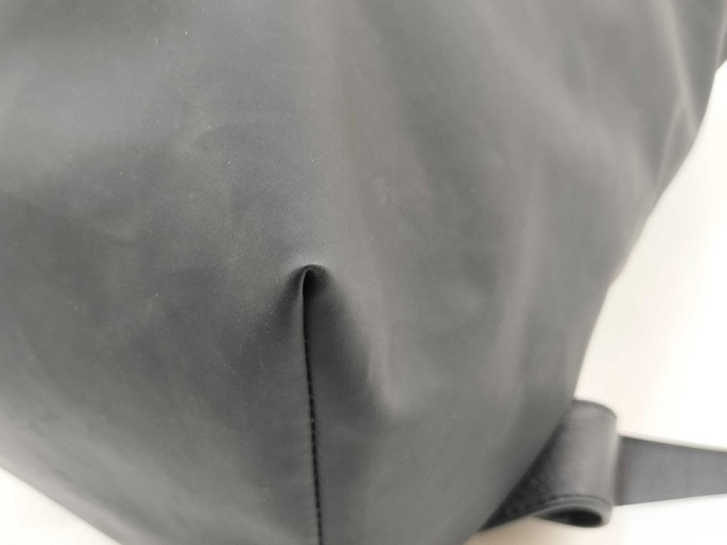 kawakawa カワカワ リュックサック Rubber-cho ブラック系 ラバー レディース シルバー金具 美品