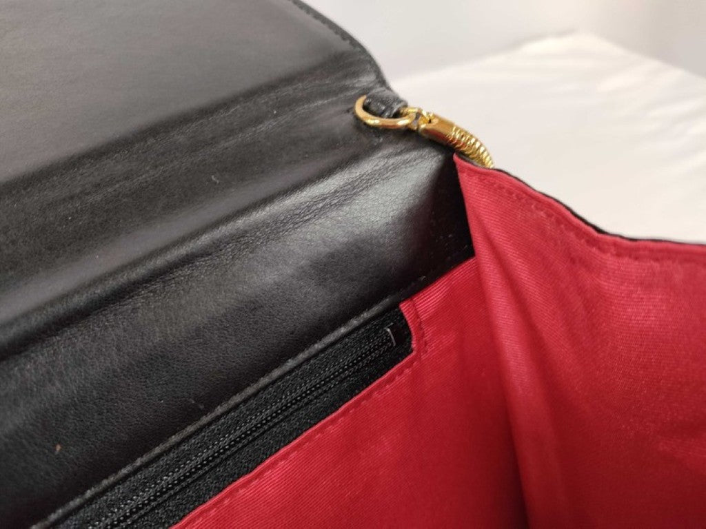 Yves Saint Laurent イヴサンローラン ショルダーバッグ Vステッチ チェーンショルダーバッグ ブラック系 レザー レディース ゴールド金具 美品