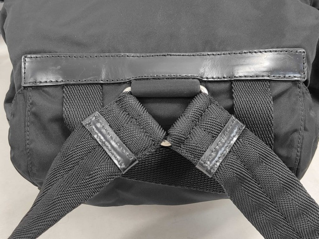 PRADA プラダ リュックサック トライアングルロゴ 1BZ005 ブラック系 ナイロン ユニセックス 白タグ シルバー金具 美品