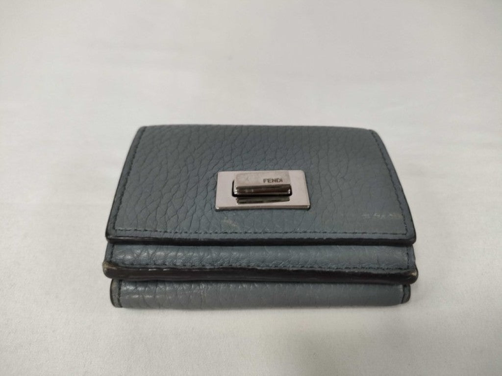FENDI フェンディ 三つ折り財布 ピーカブー セレリア マイクロ トリフォールド ウォレット 8M0426 グレー系 レザー レディース ターンロック シルバー金具