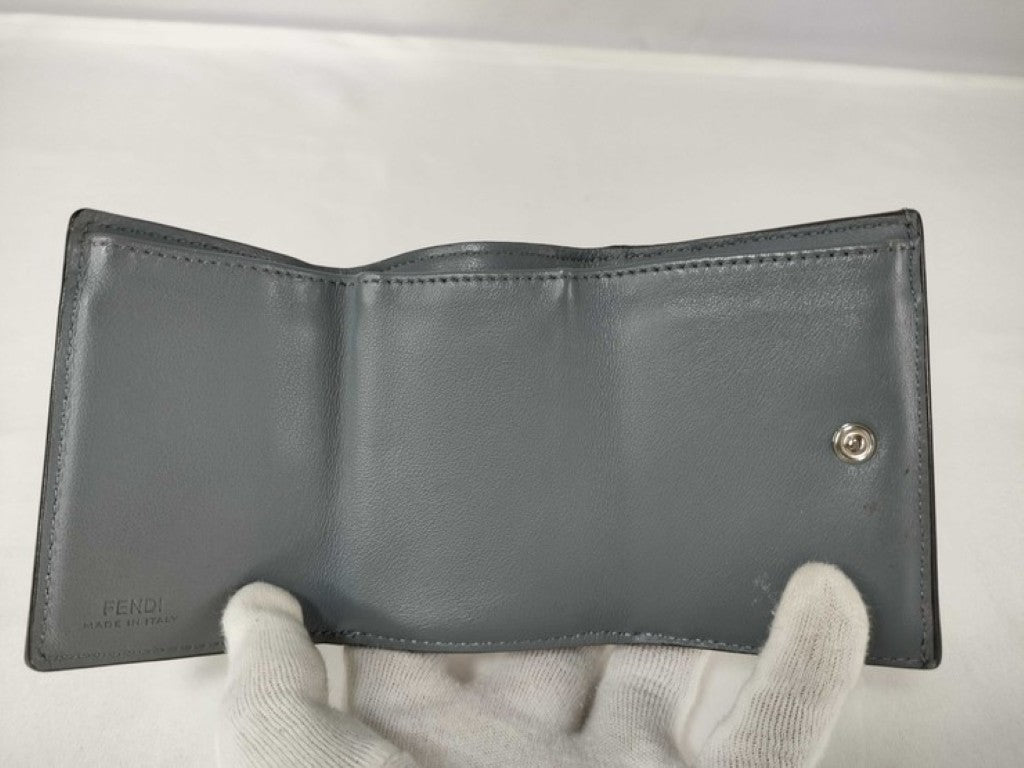 FENDI フェンディ 三つ折り財布 ピーカブー セレリア マイクロ トリフォールド ウォレット 8M0426 グレー系 レザー レディース ターンロック シルバー金具