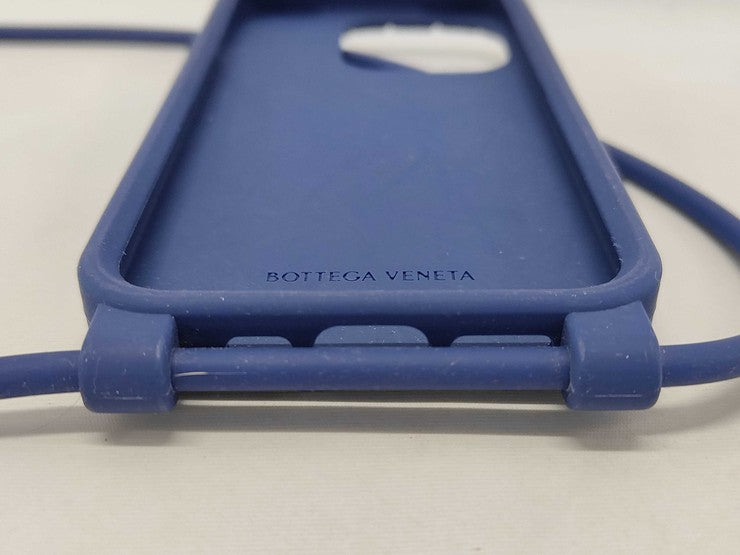 BOTTEGA VENETA ボッテガヴェネタ スマートフォンケース イントレチャート ネイビー ラバー ユニセックス iPhone14 Pro