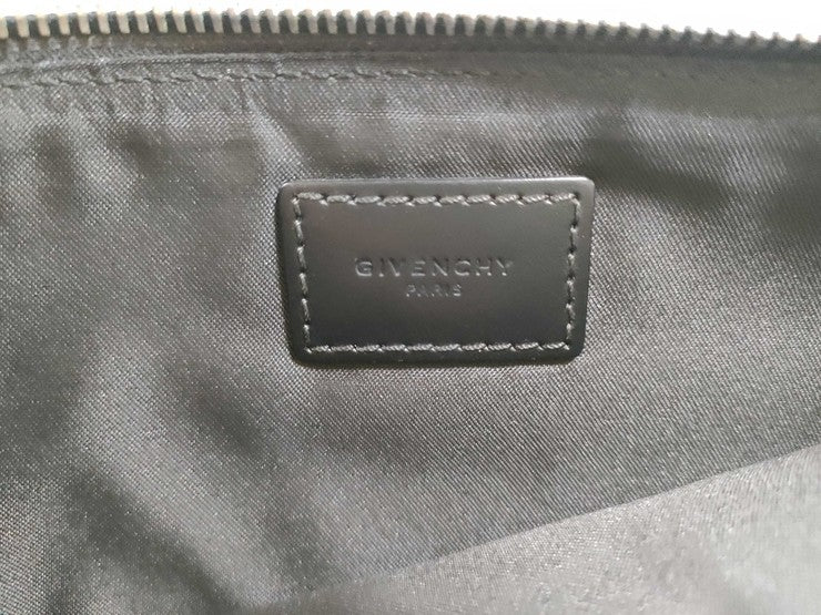 GIVENCHY ジバンシィ クラッチバッグ クラッチバッグ ブラック系 PVC ユニセックス ロットワイラー アニマル柄 美品