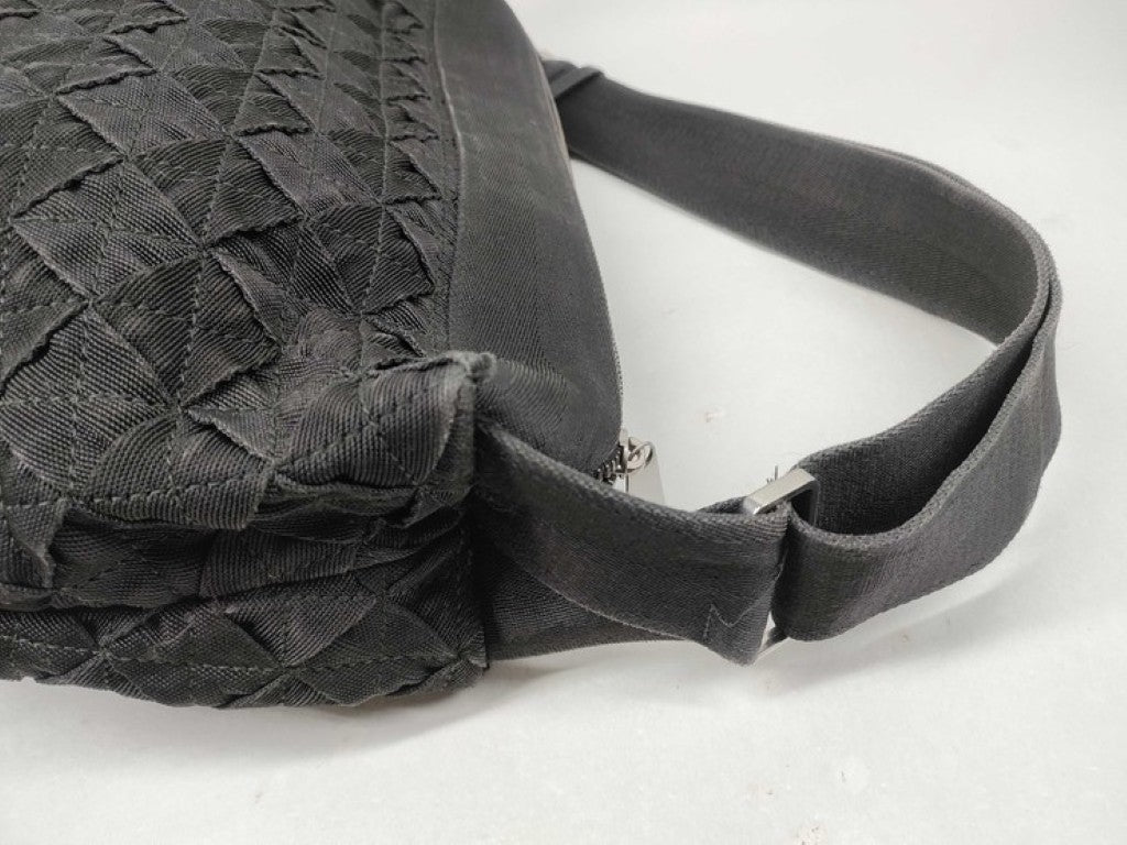 BOTTEGA VENETA ボッテガヴェネタ ショルダーバッグ イントレチャート 657952 ブラック系 キャンバス ユニセックス 美品