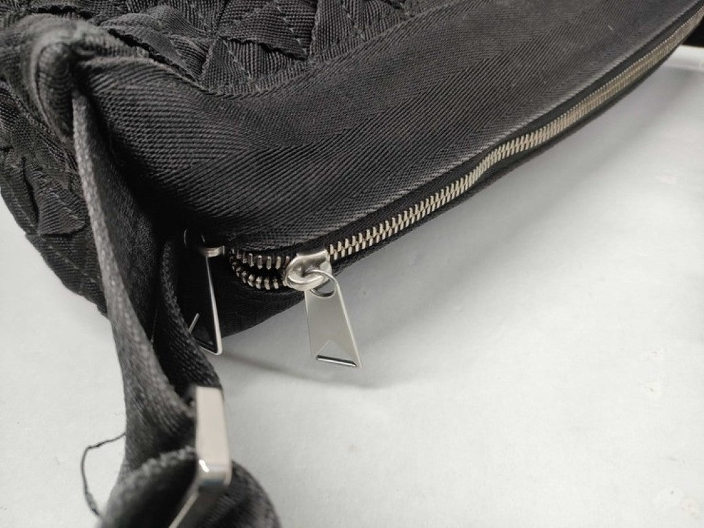 BOTTEGA VENETA ボッテガヴェネタ ショルダーバッグ イントレチャート 657952 ブラック系 キャンバス ユニセックス 美品