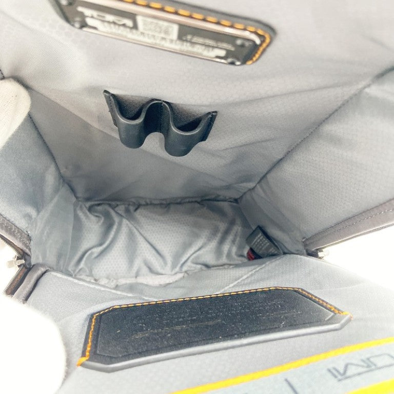 TUMI トゥミ ボディバッグ マクラーレン 373005D キャンバス系 ブラック メンズ ショルダーバッグ シルバー金具 美品