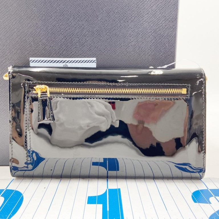 PRADA プラダ ショルダーバッグ トライアングルトゴ 1BP051 ブラック系 パテントレザー レディース チェーン ゴールド金具 美品