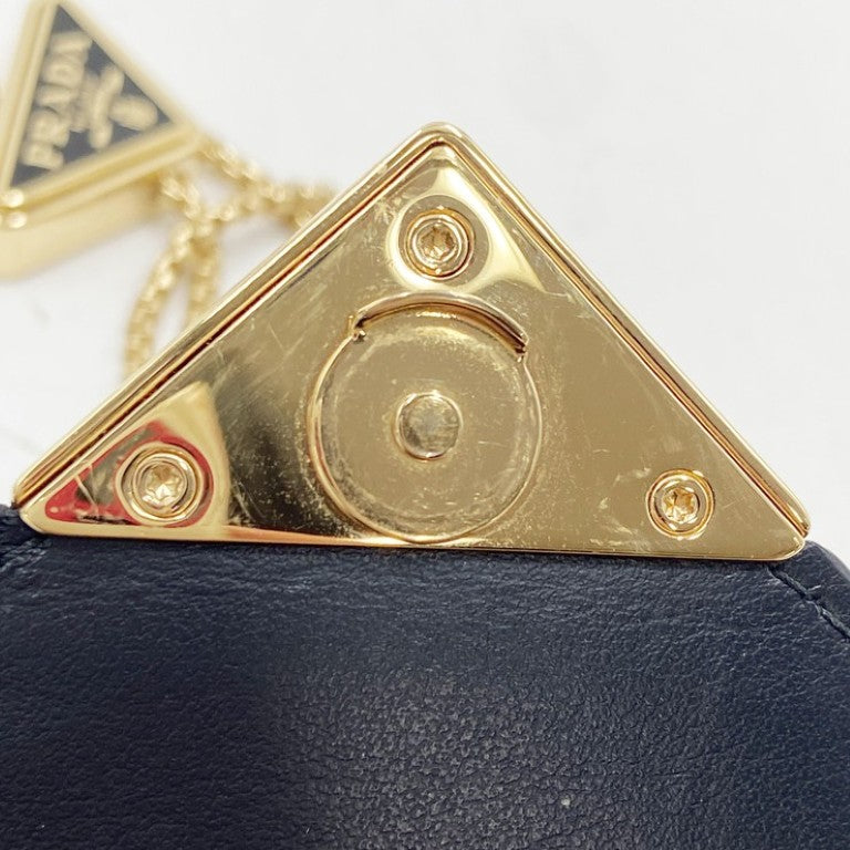 PRADA プラダ ショルダーバッグ トライアングルトゴ 1BP051 ブラック系 パテントレザー レディース チェーン ゴールド金具 美品
