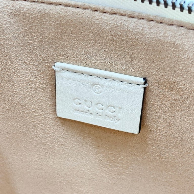 GUCCI グッチ クラッチバッグ GGマーモント 466489 アイボリー レッド ネイビー系 レザー ユニセックス ベルトモチーフ ゴールド金具 美品