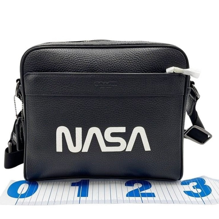 COACH コーチ ショルダーバッグ CHARLES CAMERA BAG F28319 ブラック系 レザー メンズ クロスボディバッグ NASA 新品未使用展示品