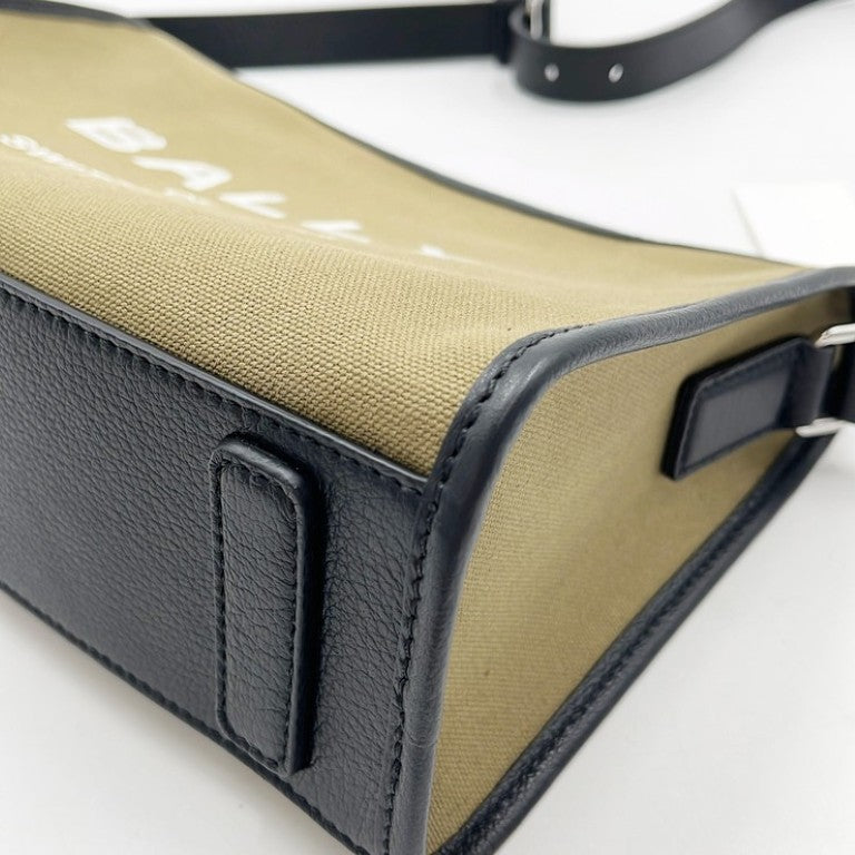 BALLY バリー ショルダーバッグ ARKLE LOGO CROSS カーキ ブラック系 キャンバス ユニセックス クロスボディバッグ シルバー金具 超美品