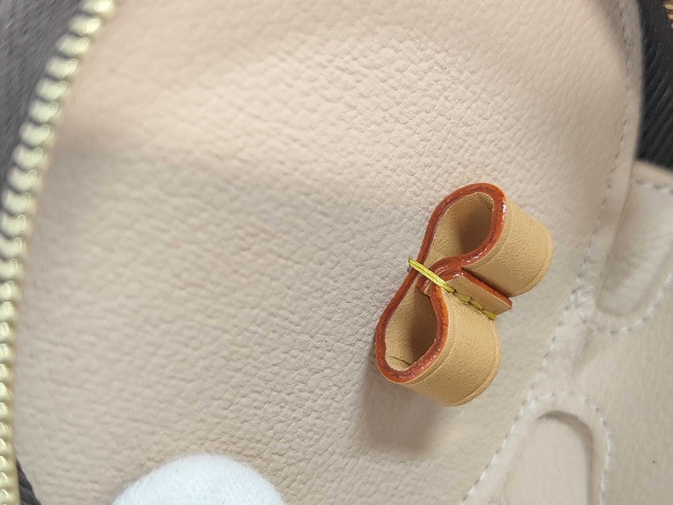 LOUIS VUITTON ルイヴィトン ポーチ モノグラム アイシャドウ ポーチ LBC002 ブラウン系 PVC レザー レディース ゴールド金具 新品未使用展示品