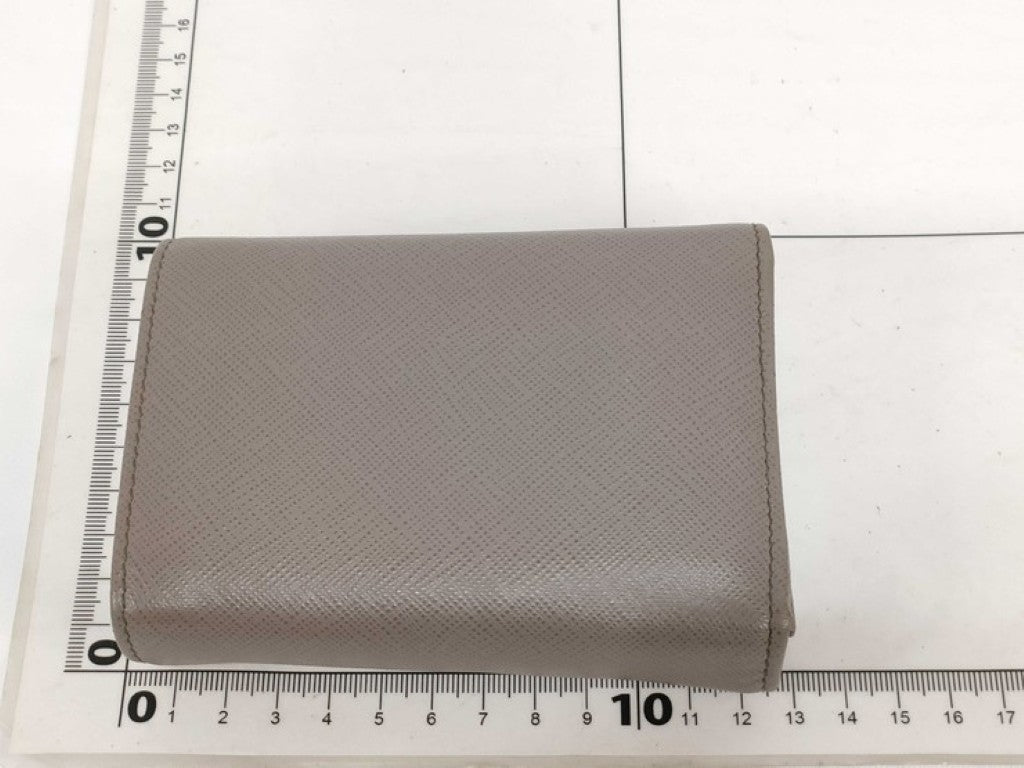 PRADA プラダ 三つ折り財布 1MH025 グレージュ系 サフィアーノ レザー レディース ゴールド金具 美品