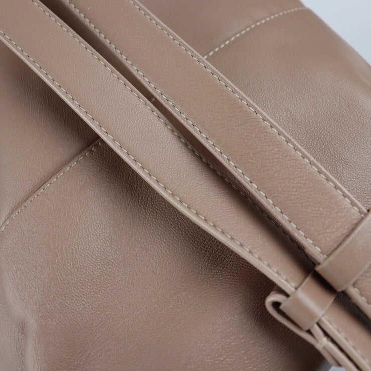 JIMMY CHOO ジミーチュウ CASSIE キャシー バックパック リュック・デイパック レザー ピンクベージュ ゴールド金具 スタッズ