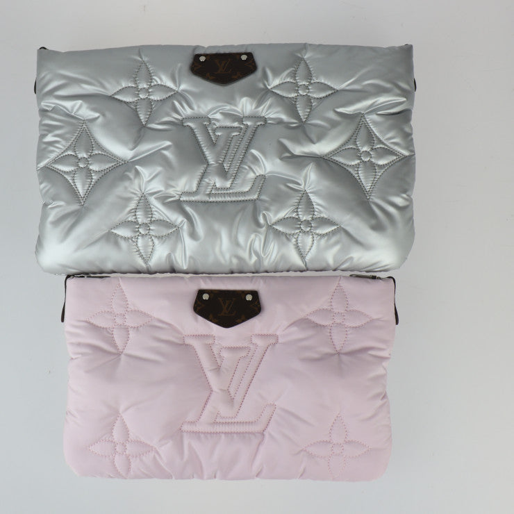 超美品 LOUIS VUITTON ルイ ヴィトン モノグラム マキシ ミュルティ ポシェット アクセソワール LVピロー ショルダーバッグ M21056 リサイクルナイロン シルバー ペールピンク 3WAY クラッチバッグ ビトン