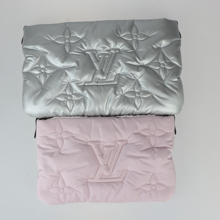 超美品 LOUIS VUITTON ルイ ヴィトン モノグラム マキシ ミュルティ ポシェット アクセソワール LVピロー ショルダーバッグ M21056 リサイクルナイロン シルバー ペールピンク 3WAY クラッチバッグ ビトン
